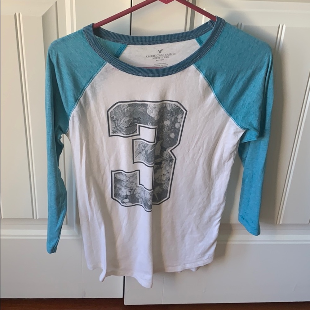 American Eagle Tee. Gently used.